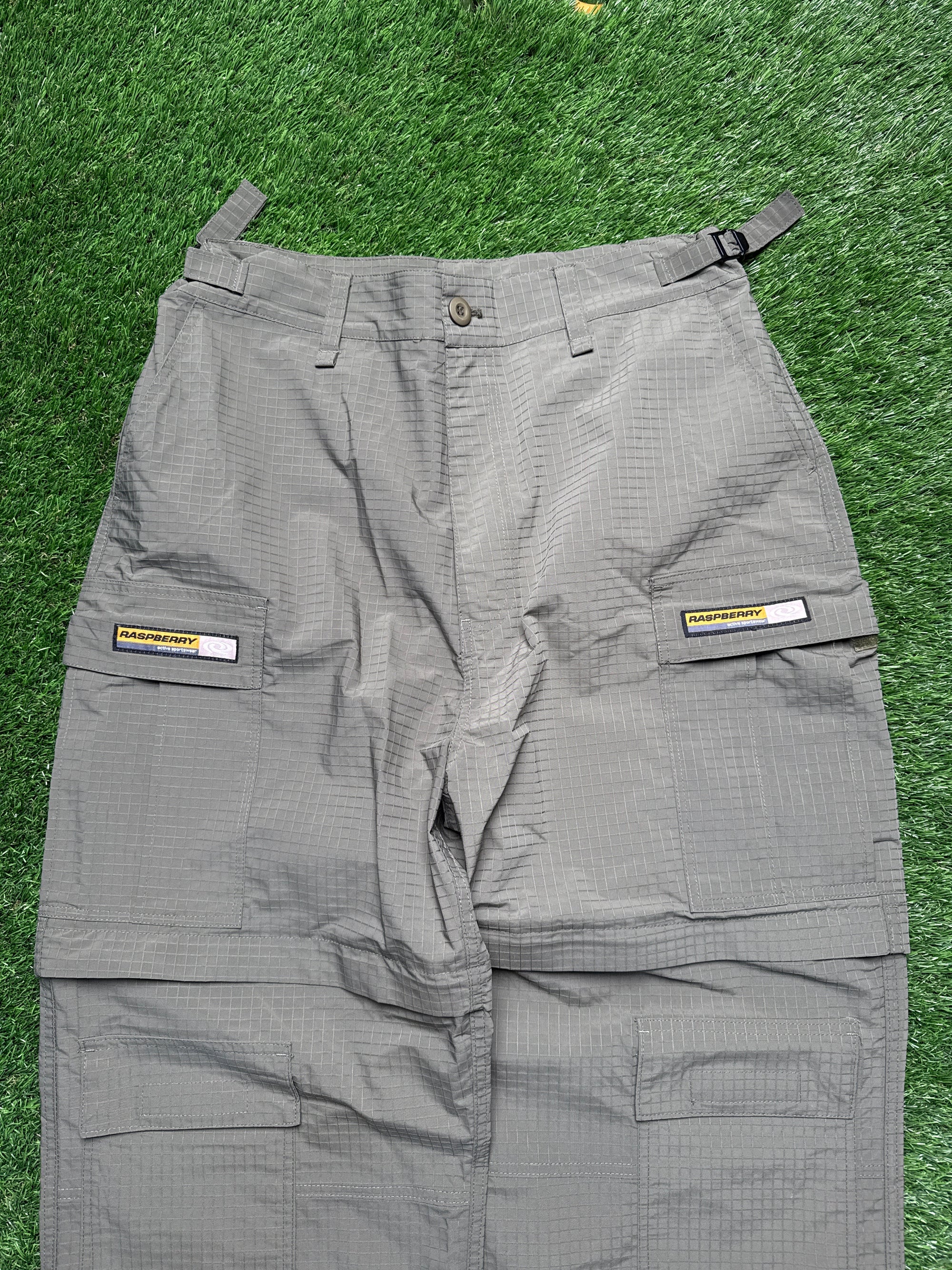 Raspberry hills convertible pants (M)