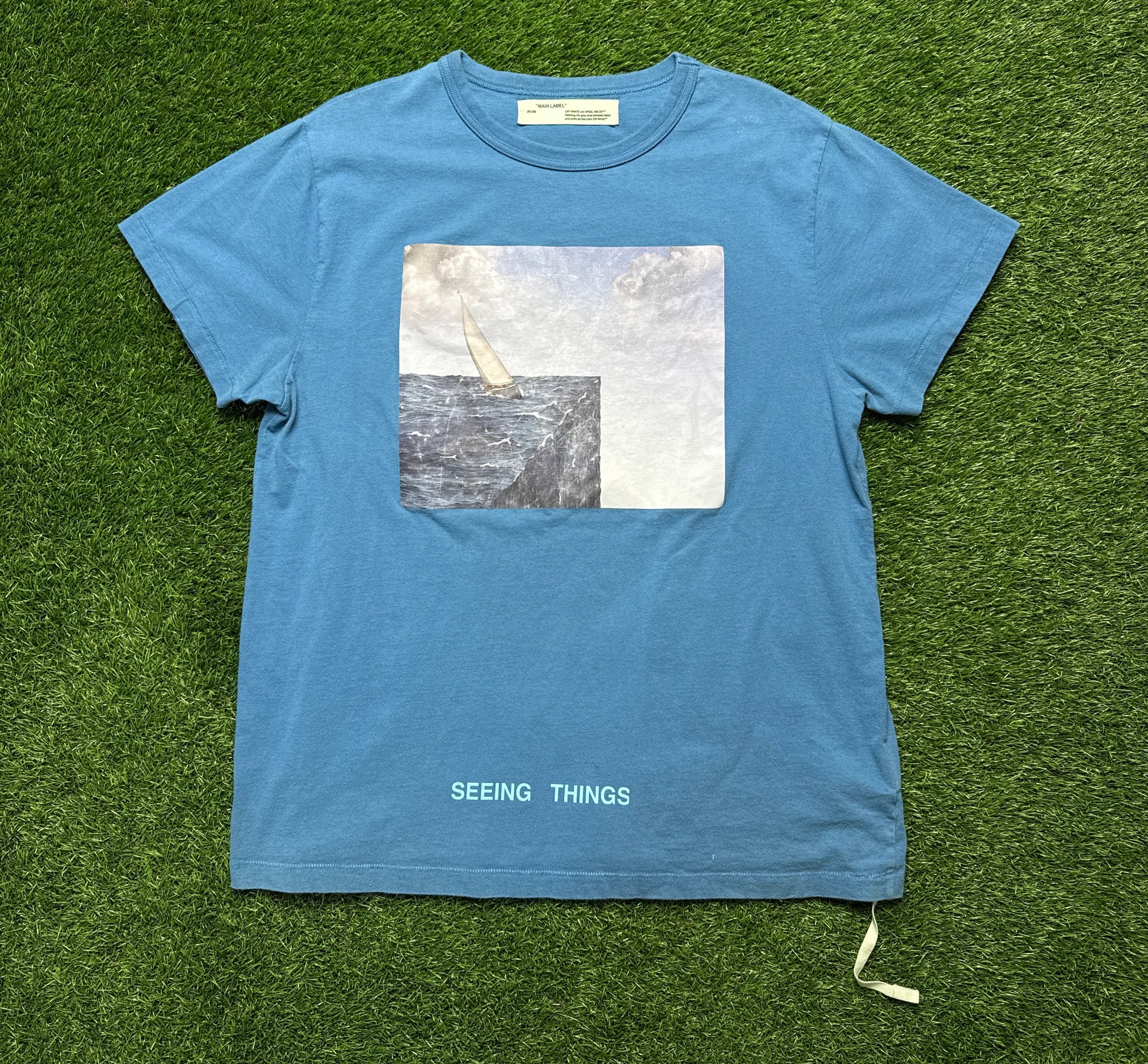 Off white “seeing things” (M)