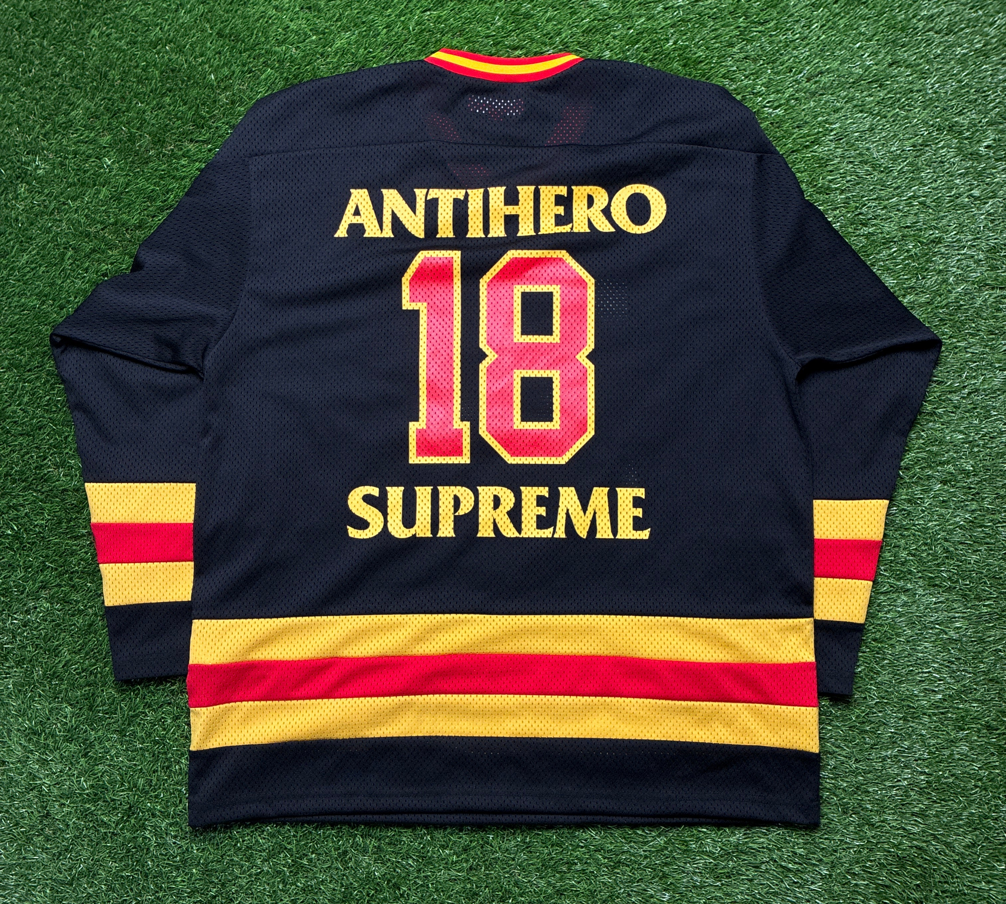 Supreme Anti hero jersey (L)