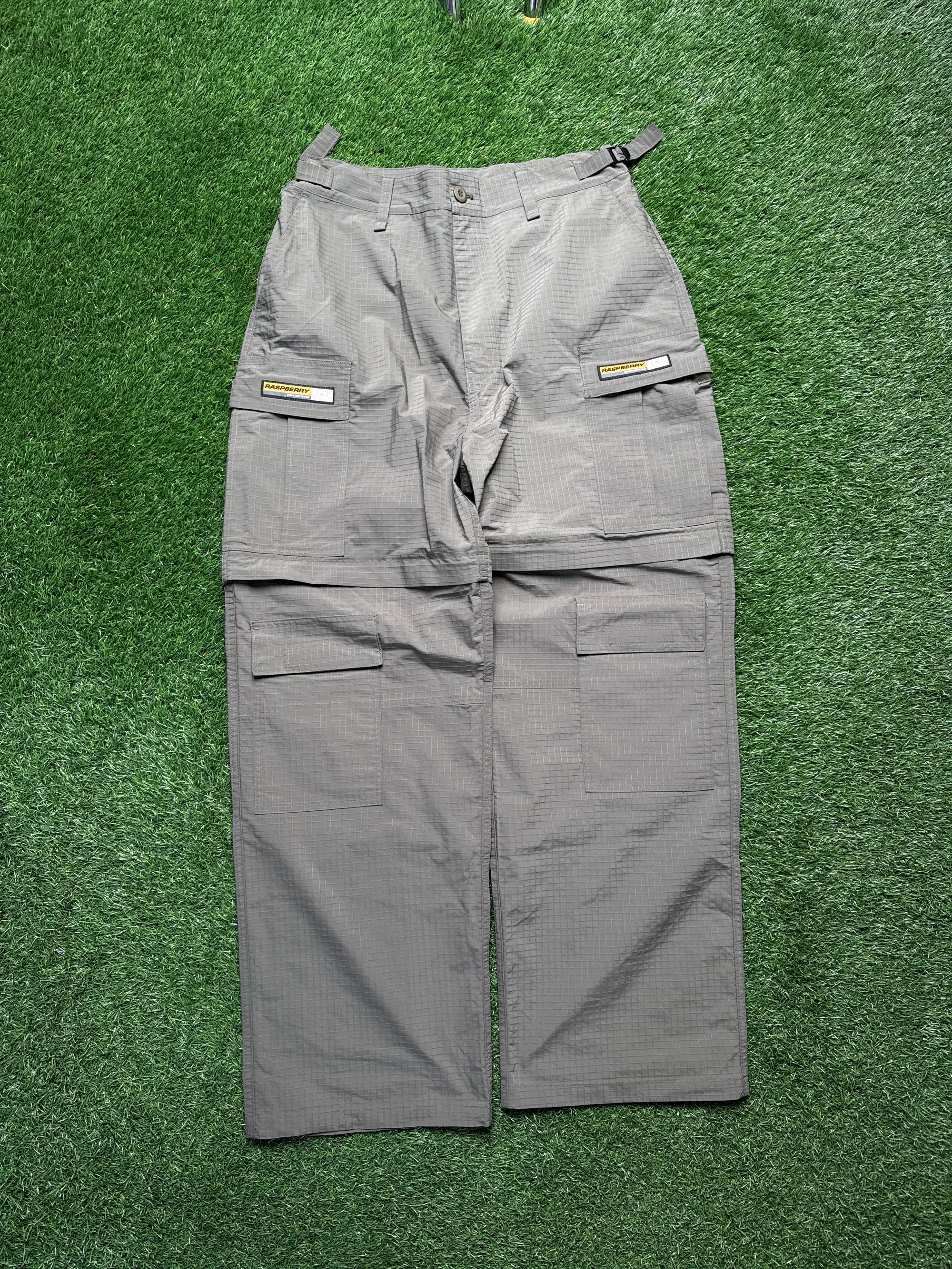 Raspberry hills convertible pants (M)