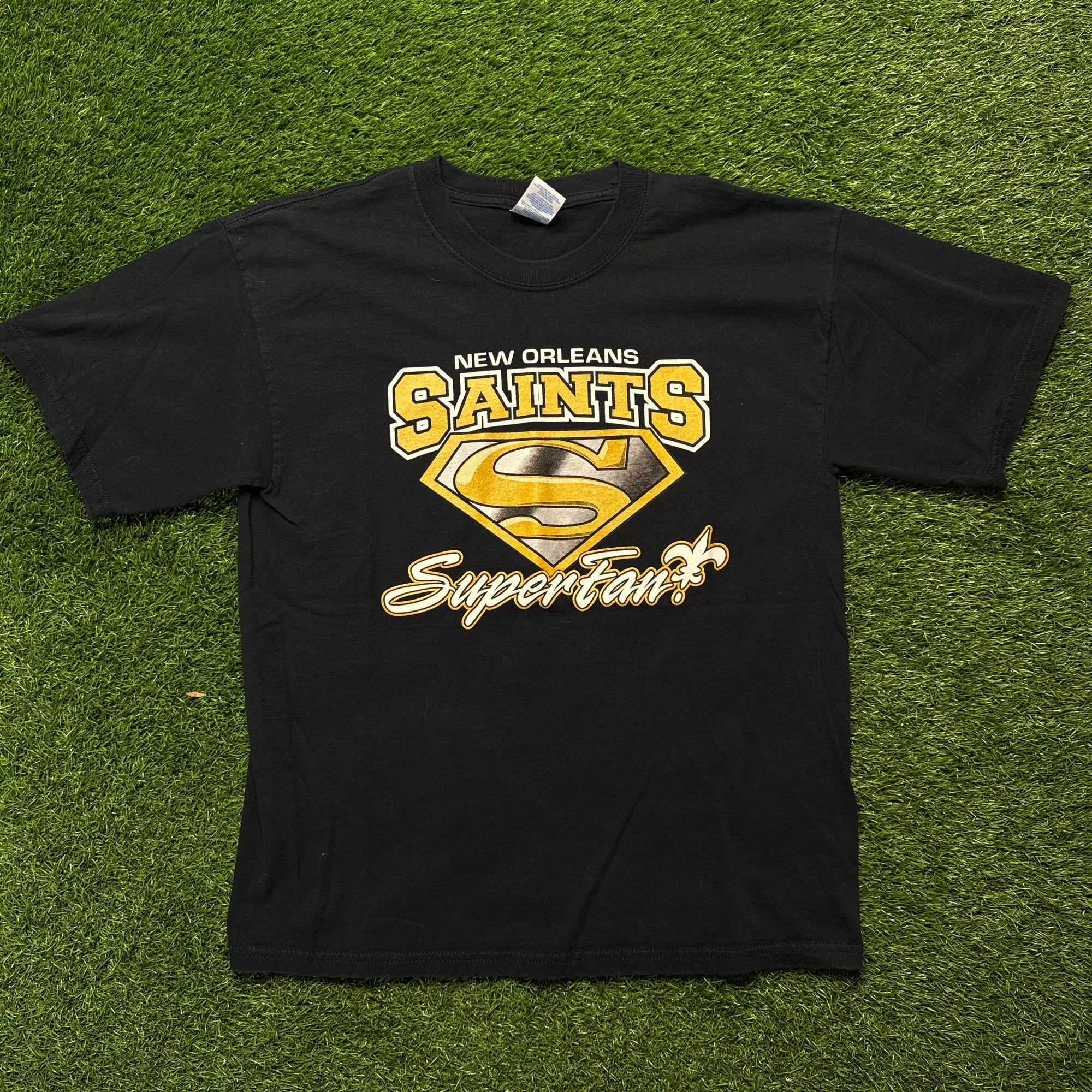 Saints super fan (L)