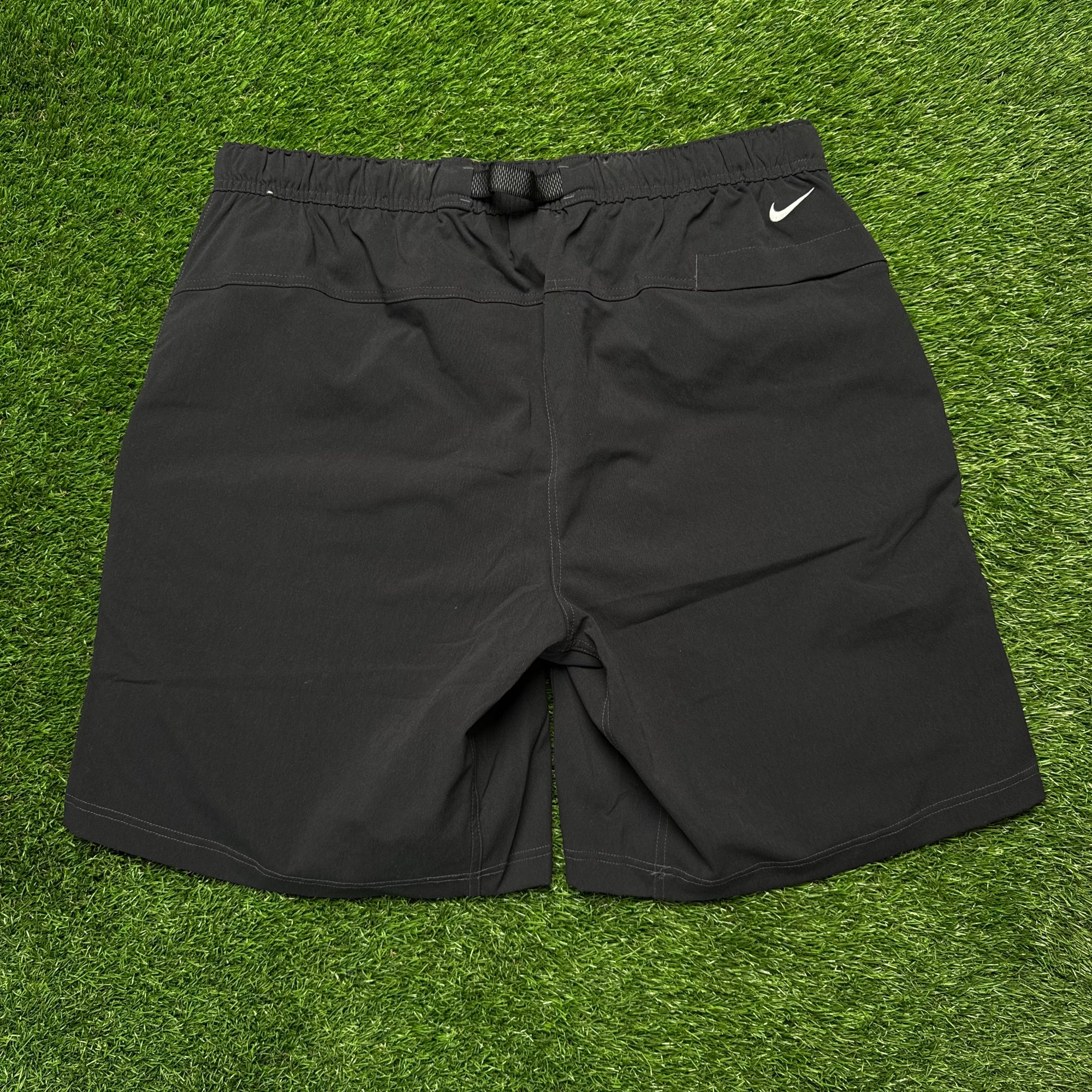 Nike ACG shorts (L)