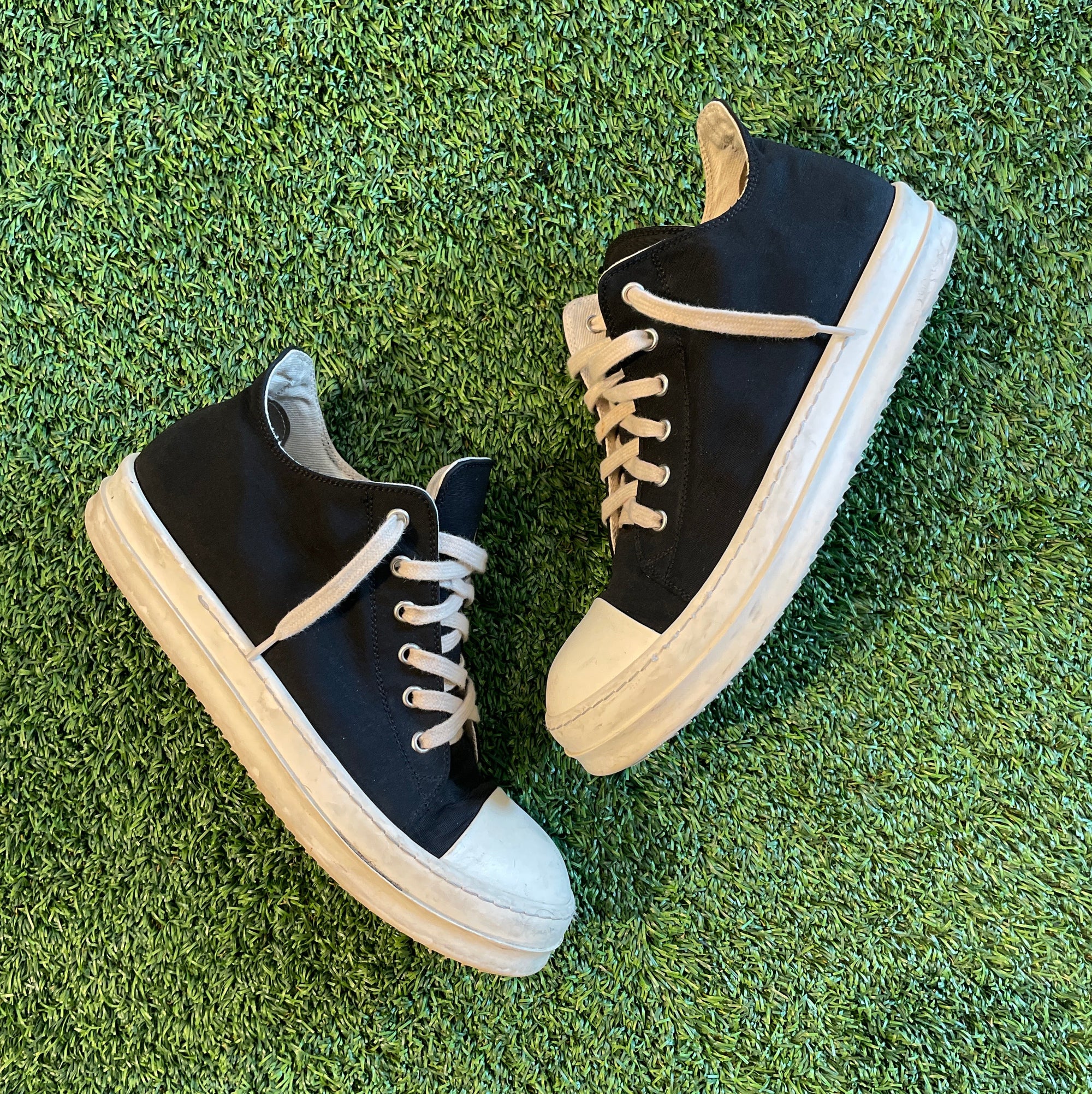 Rick Owens DRKSHDW Lows (size 40)