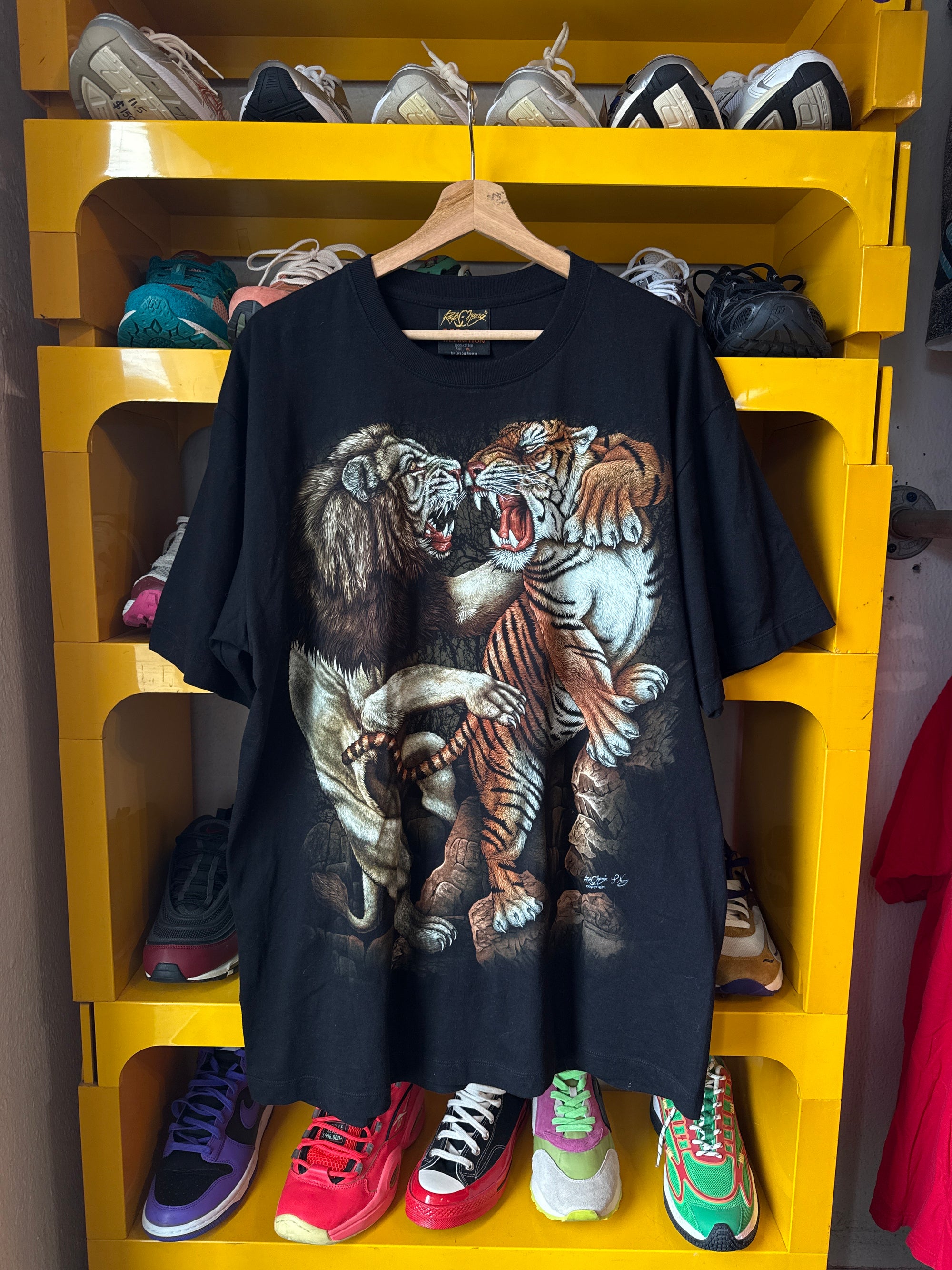 Lion vs Tiger tee - XL