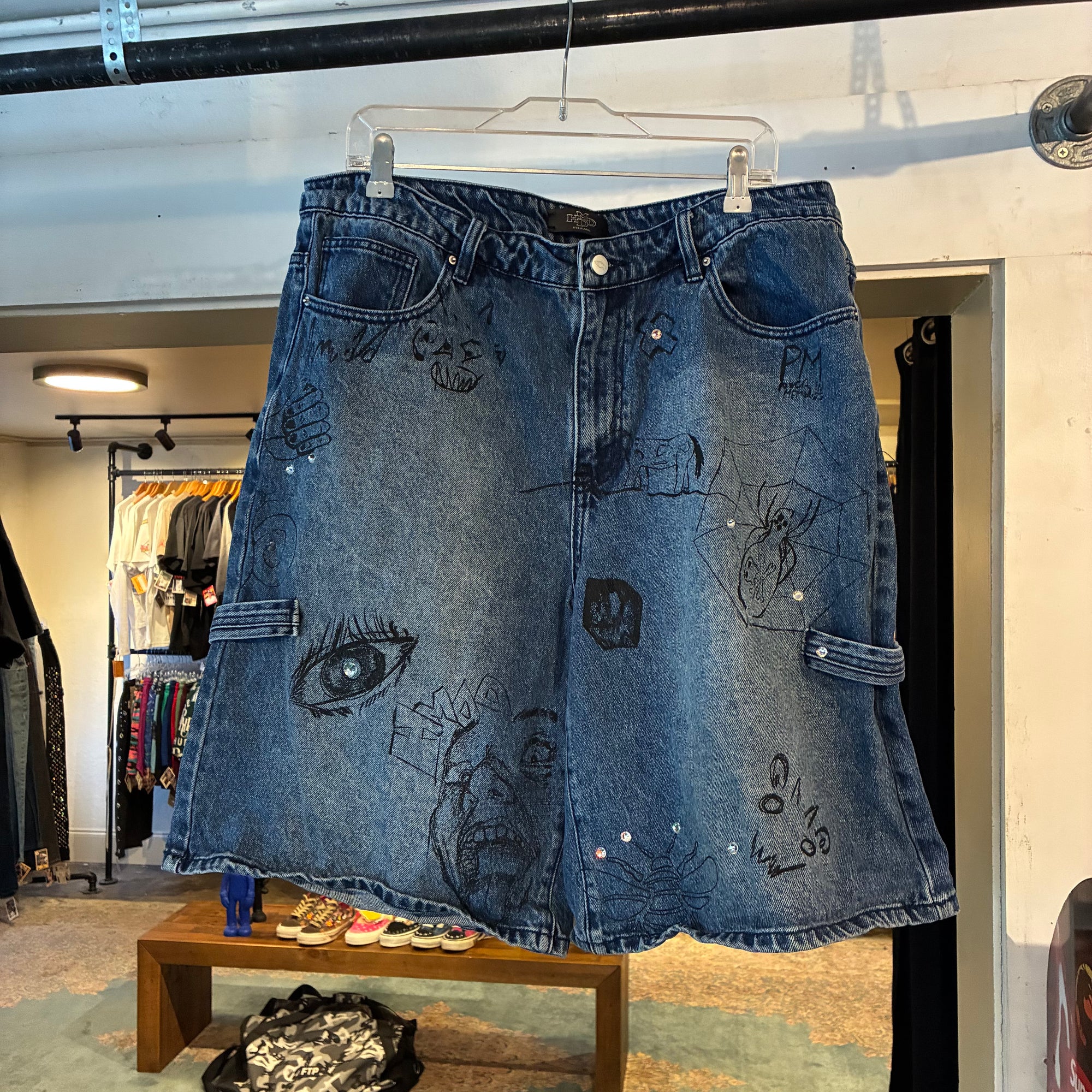 HMDD graffiti shorts (XL)