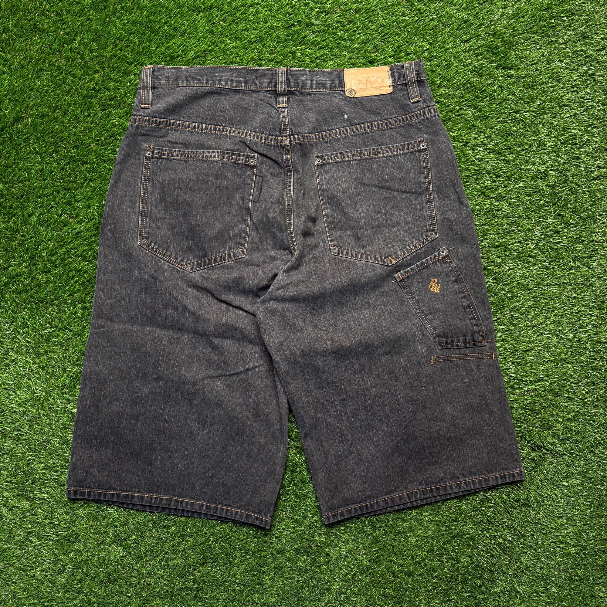 Roca wear jorts (36)