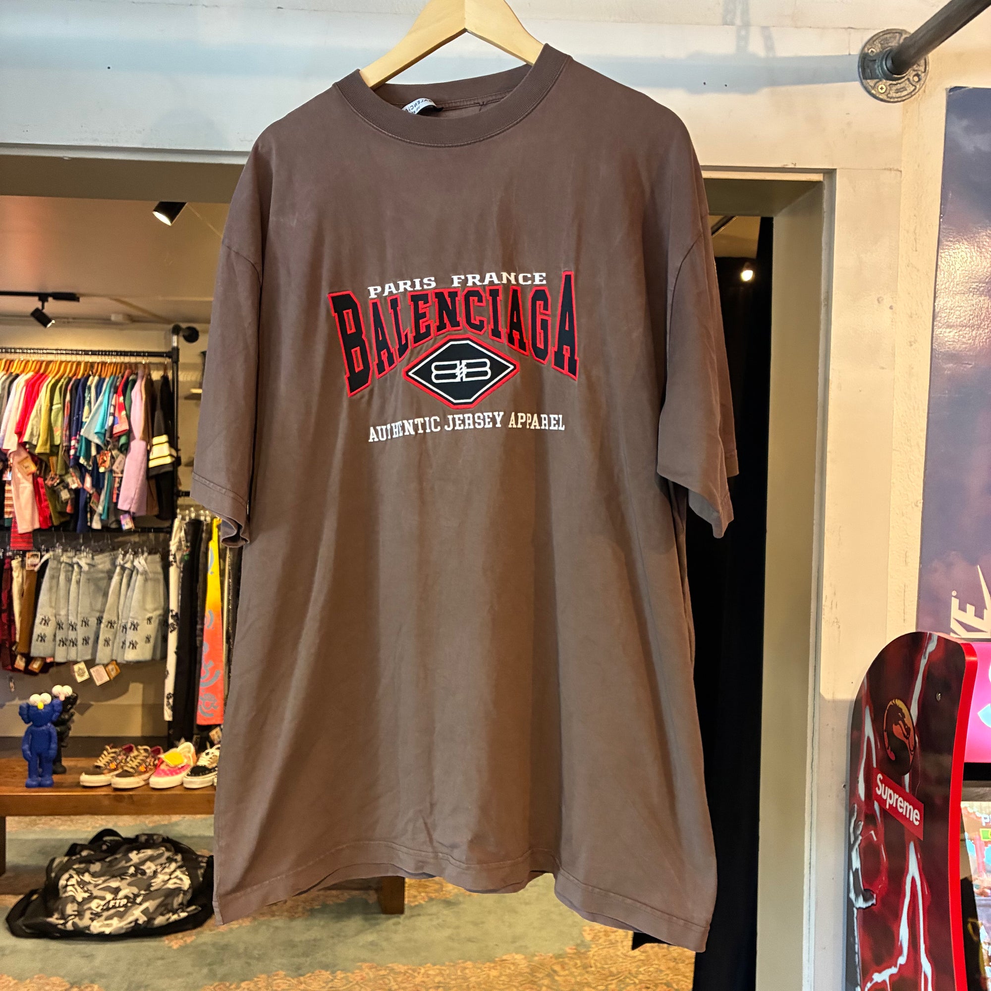 Balenciaga (L)