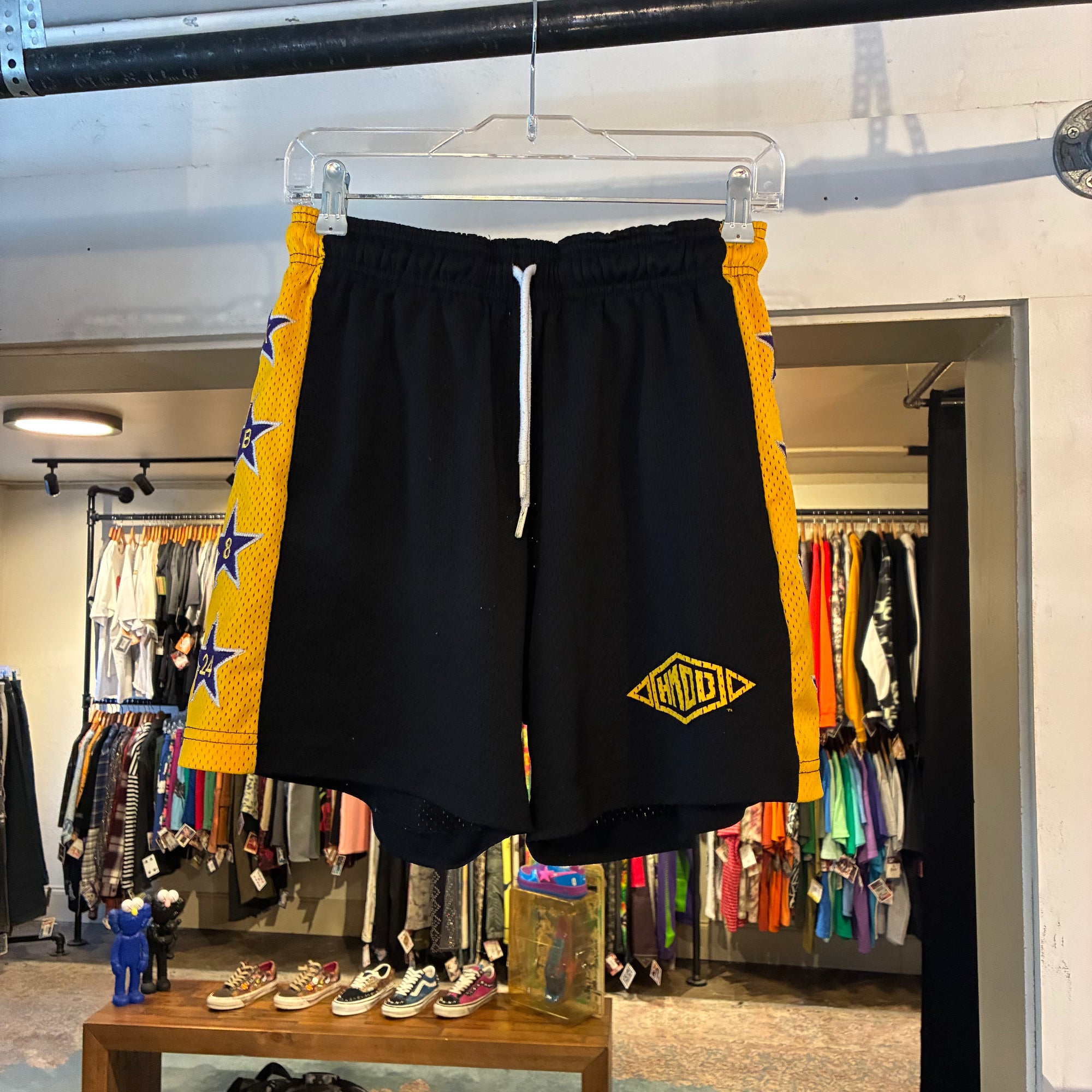 HMDD black Lakers shorts (M)