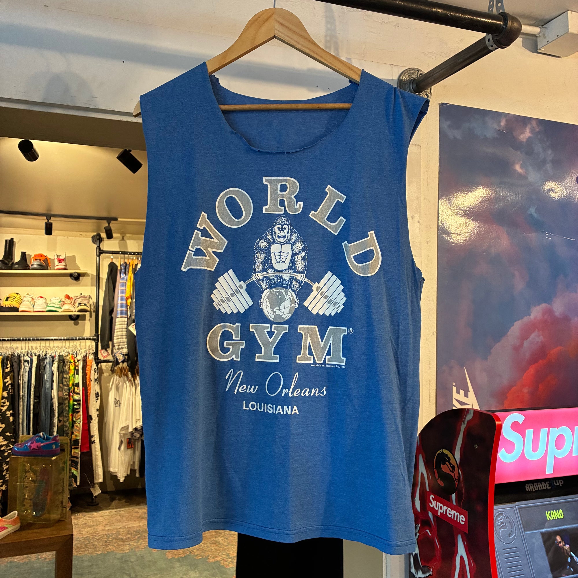 Worlds Gym (L)