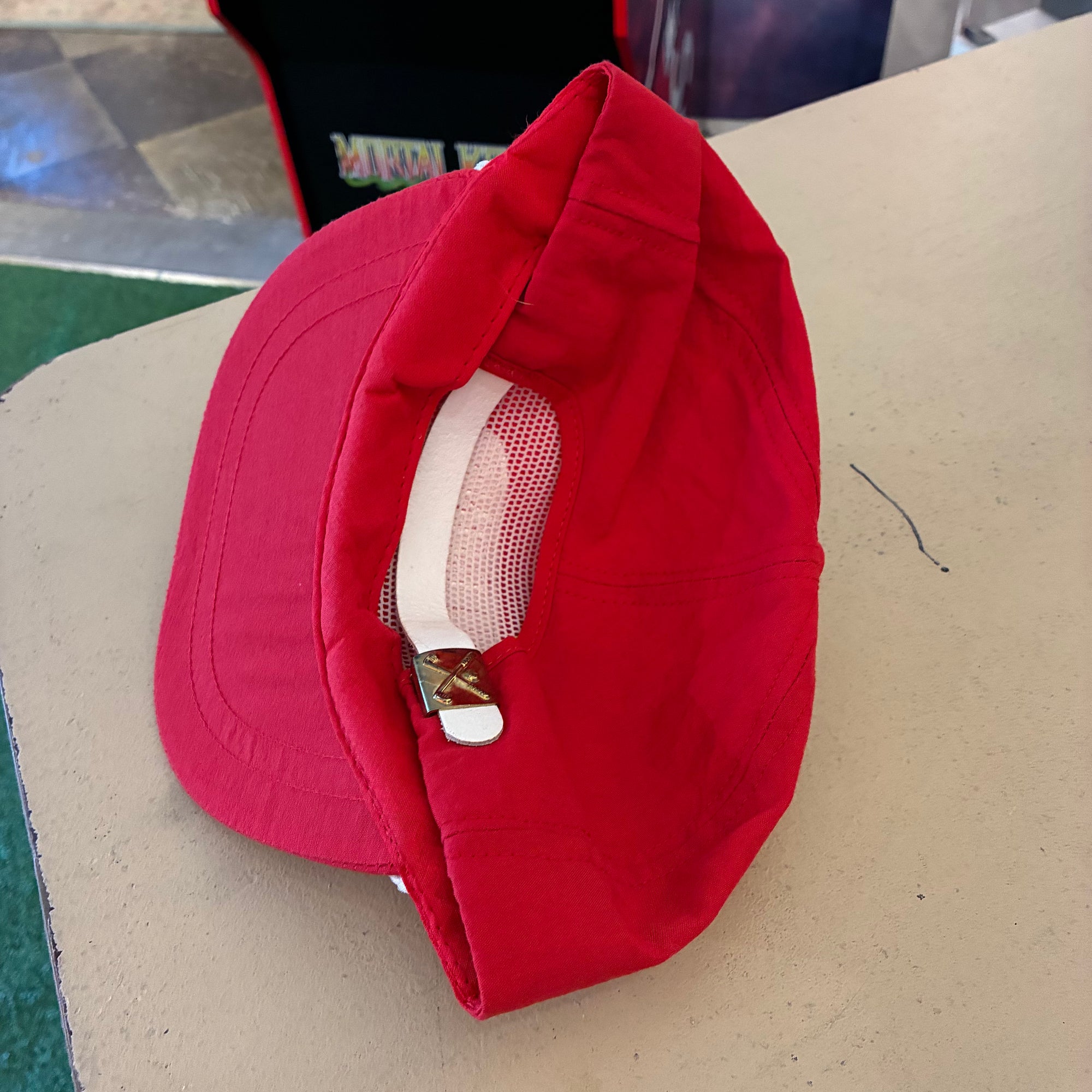 DuPont strap back