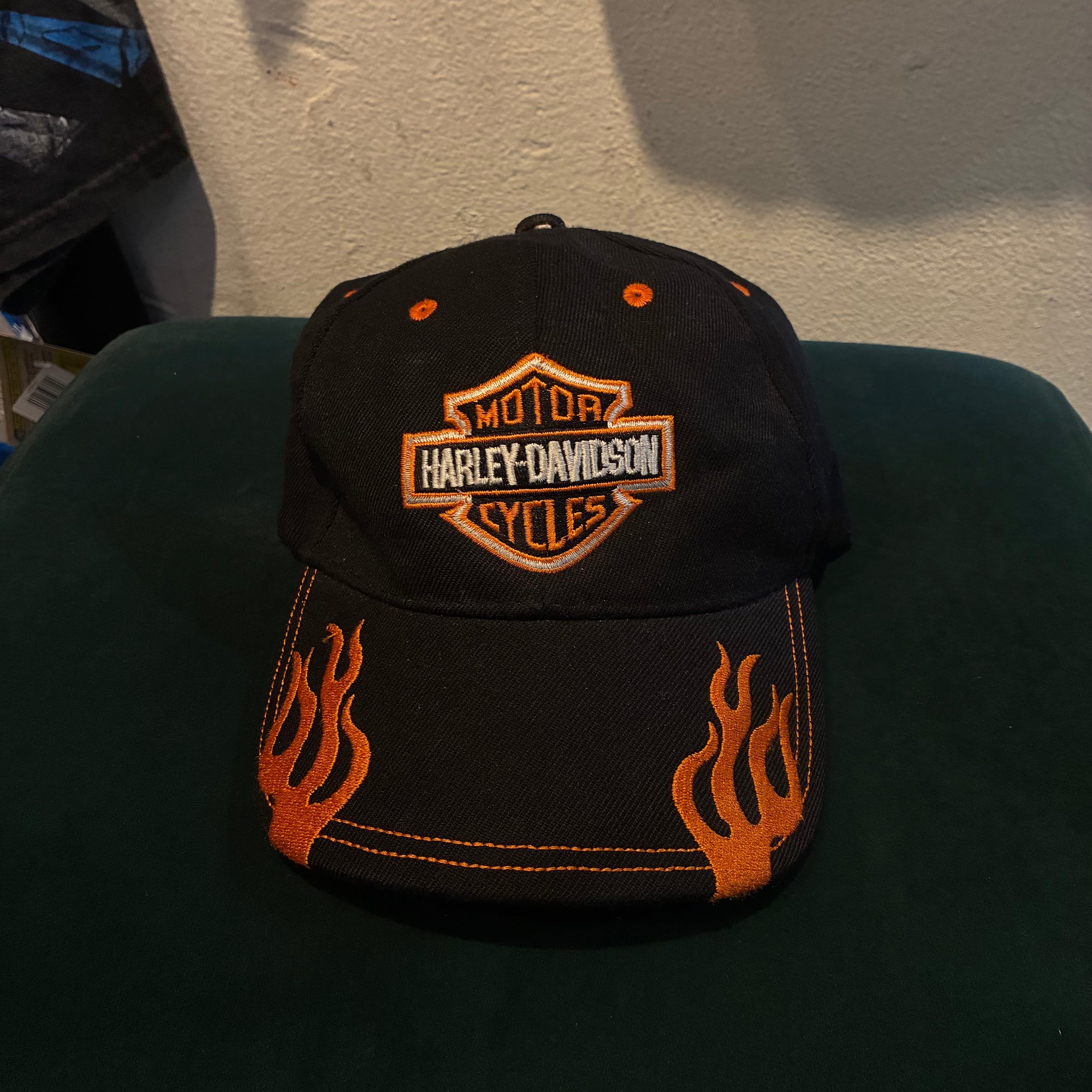 Harley Strapback