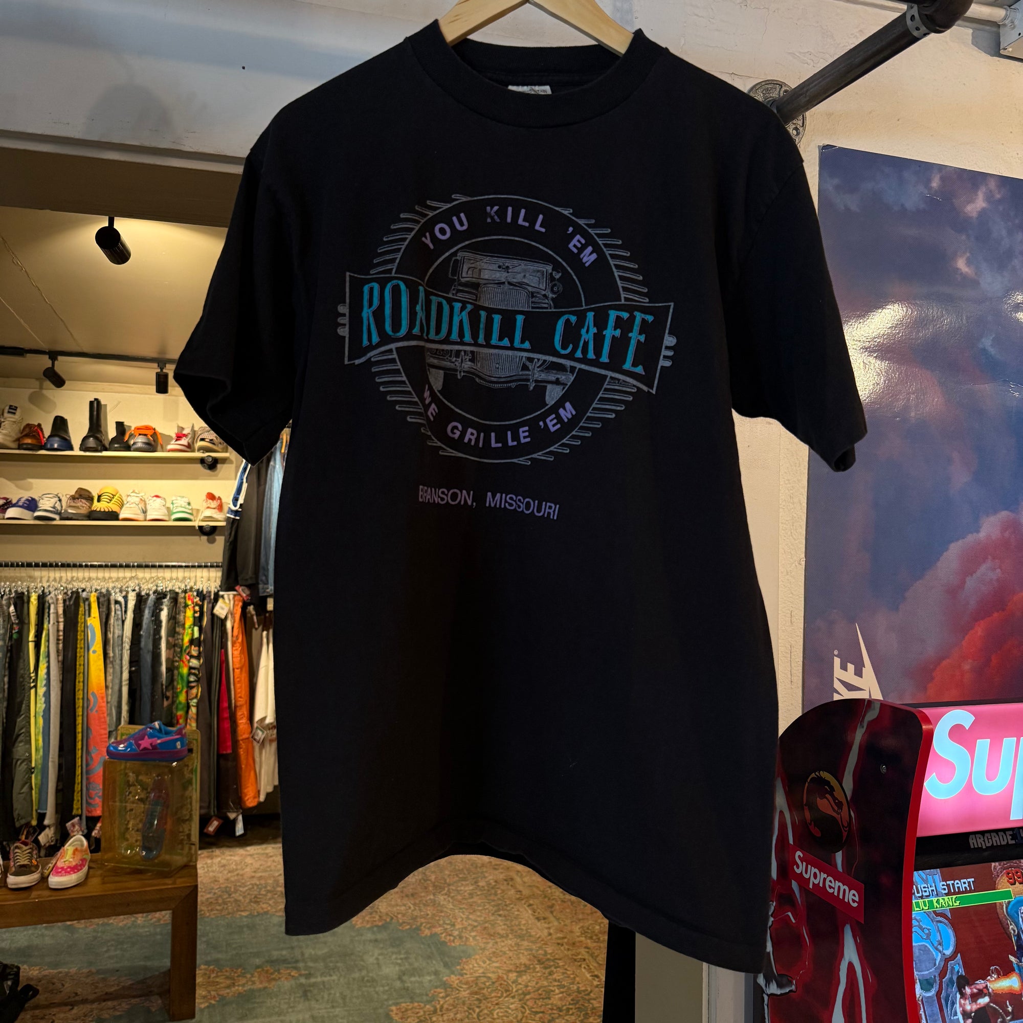 Roadkill cafe (L)