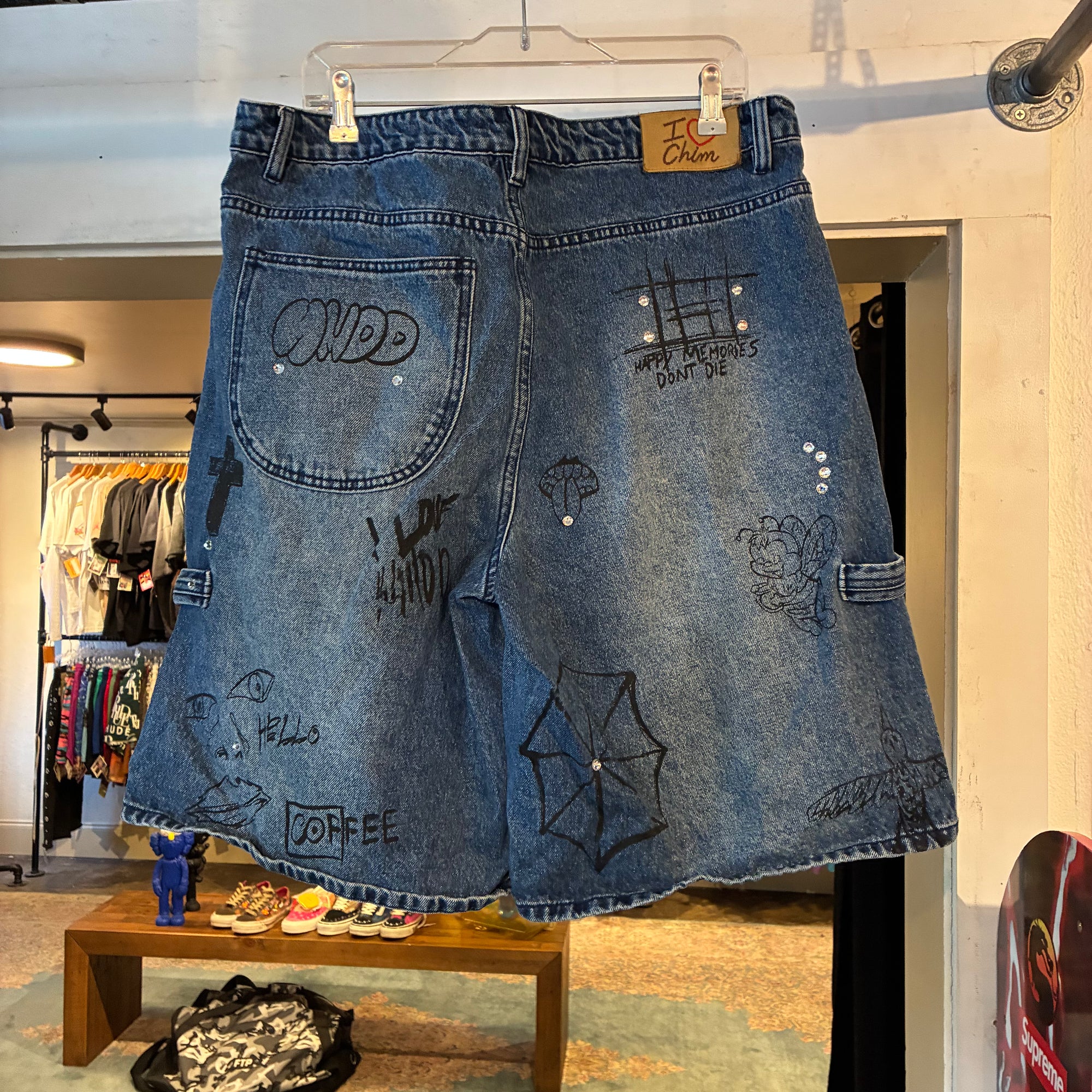 HMDD graffiti shorts (XL)