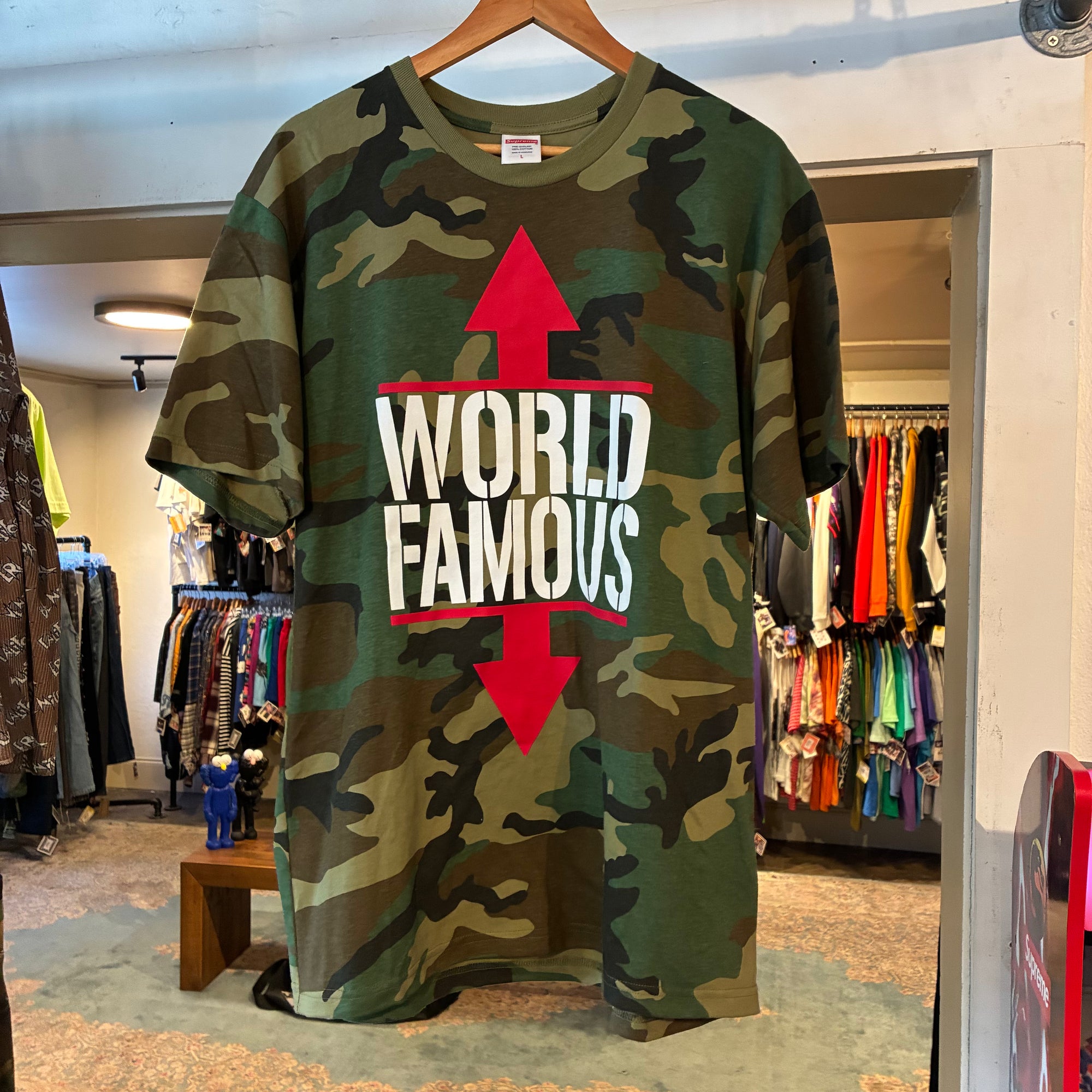 Supreme world famous (L)
