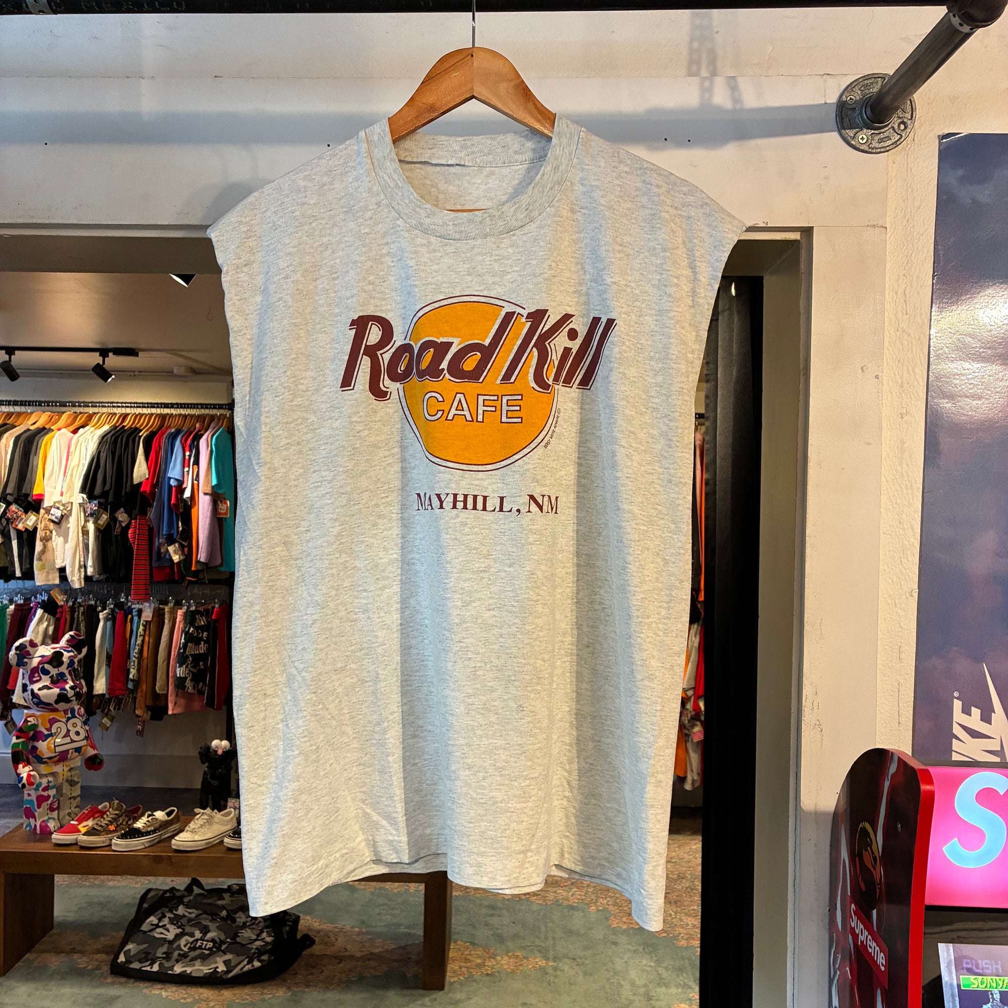 Roadkill cafe (L)