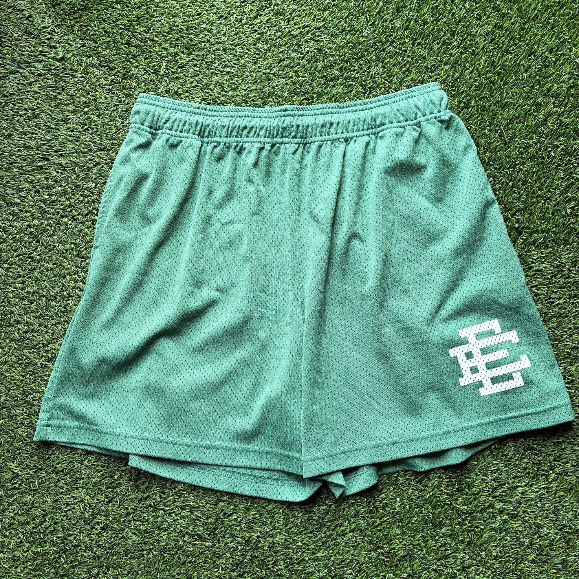 EE green shorts (XXL)