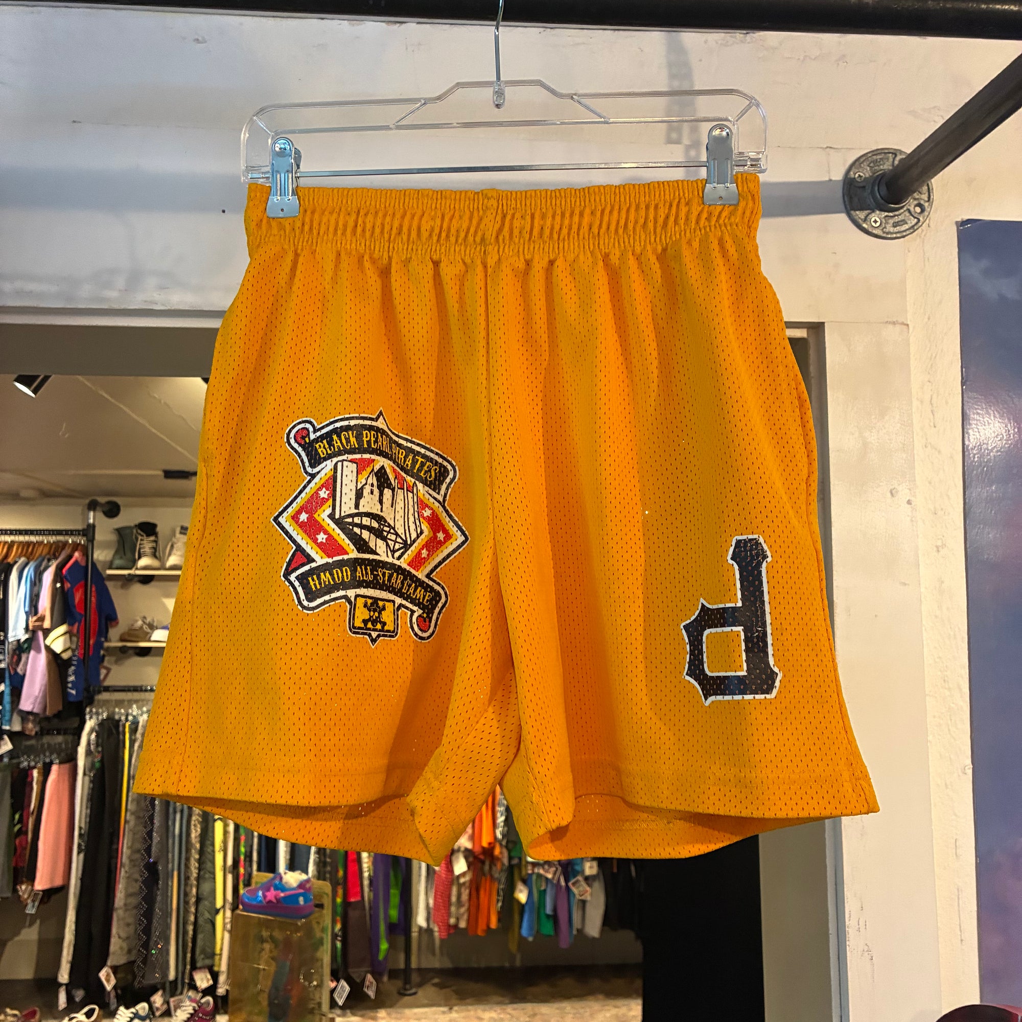 HMDD pirates (M)
