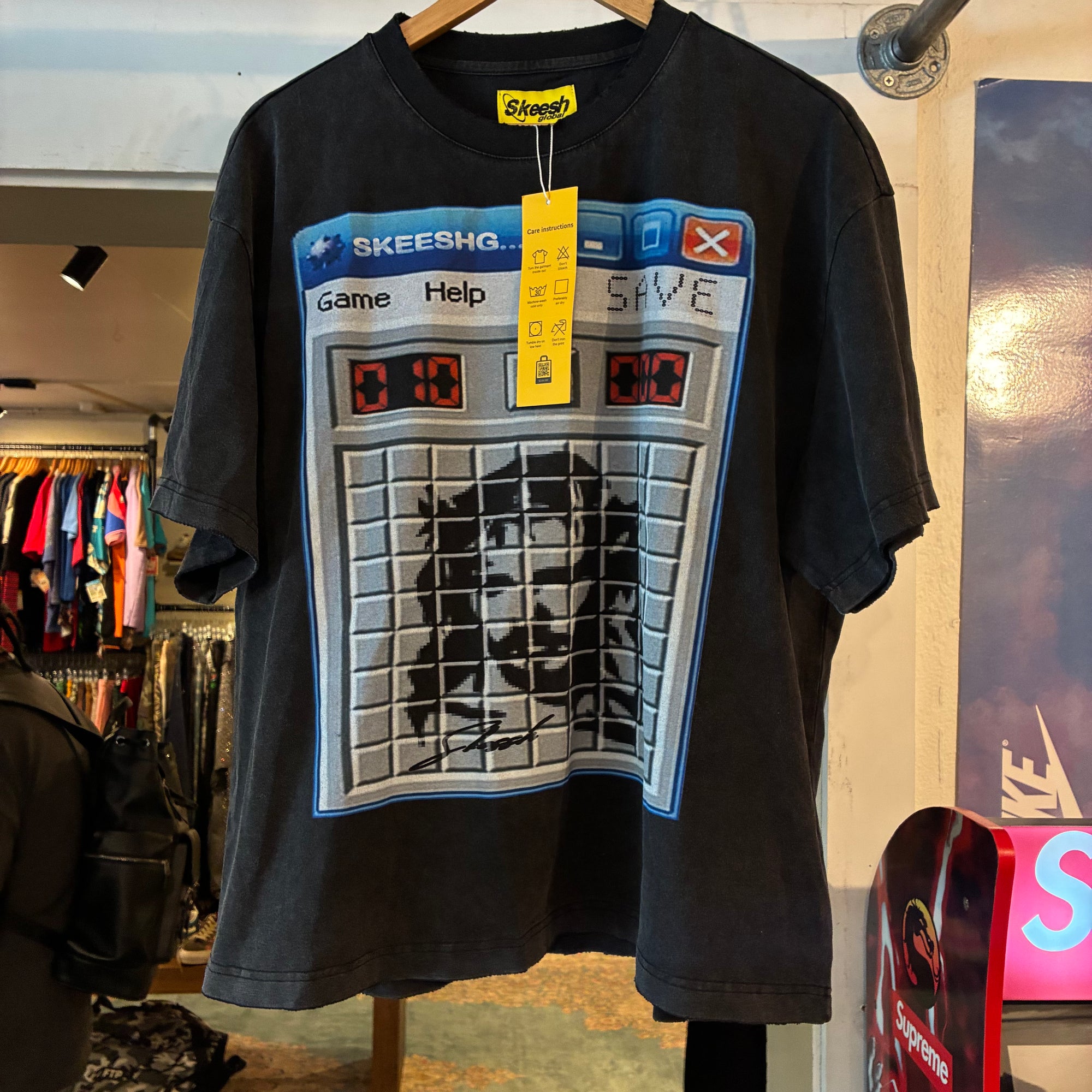 Skeesh tee (M/L)