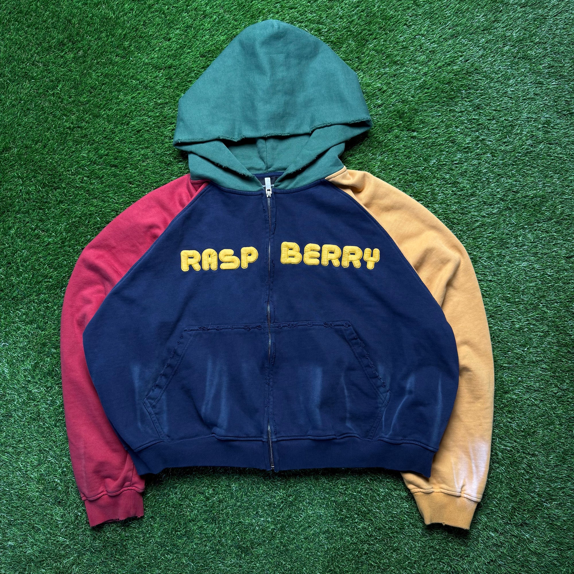 Raspberry hills zip up (L)