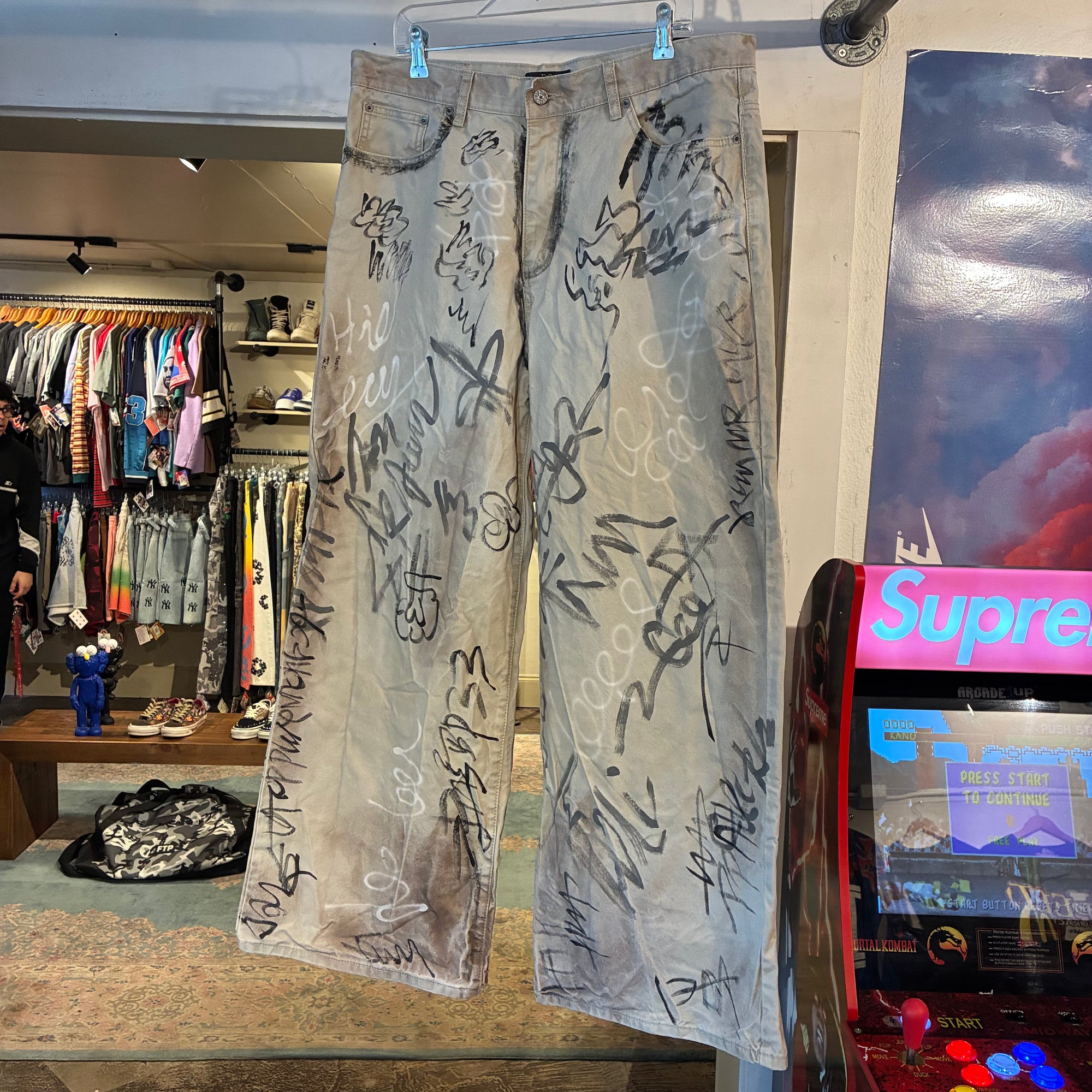 HMDD GRAFFITI PANTS (XL)