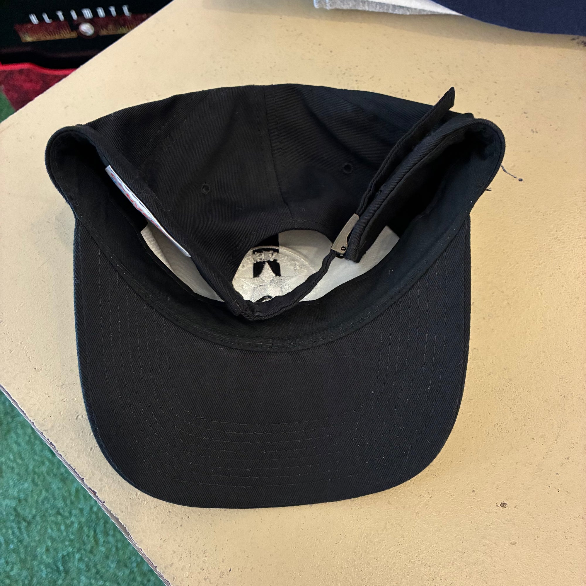 Converse strap back