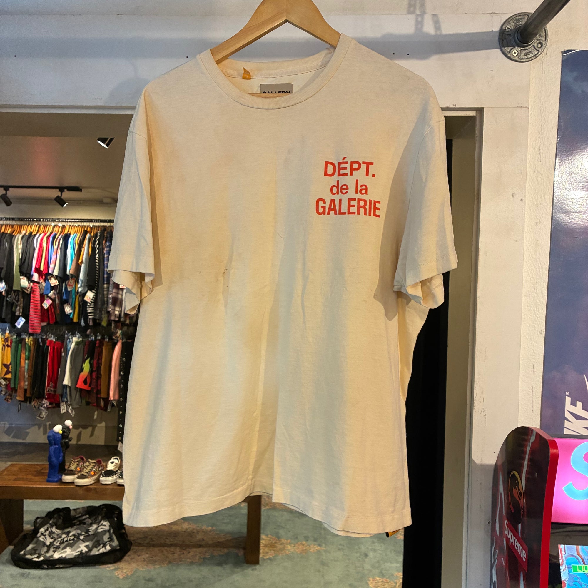 Gallery dept (L)