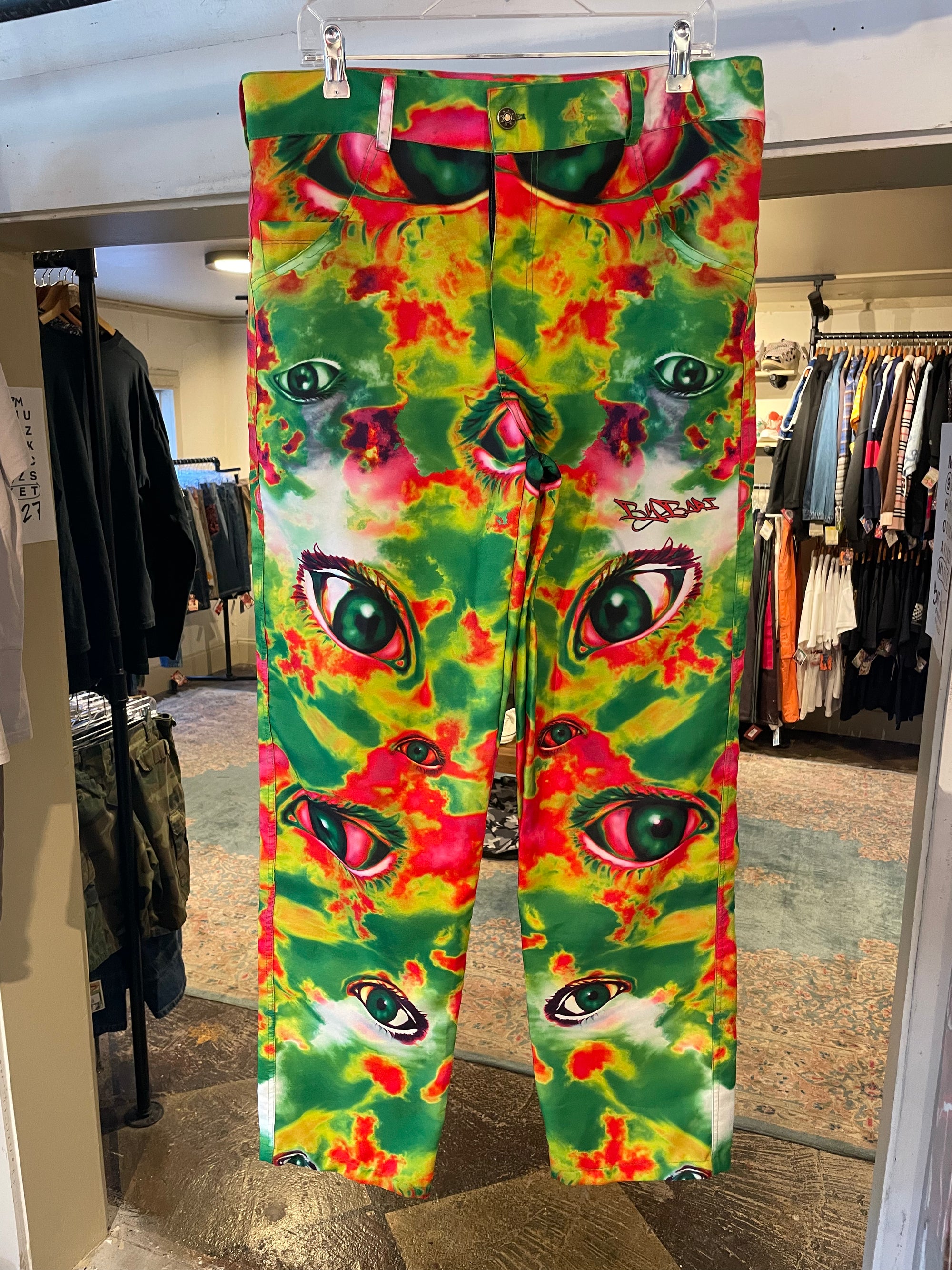 By bari pants (L)