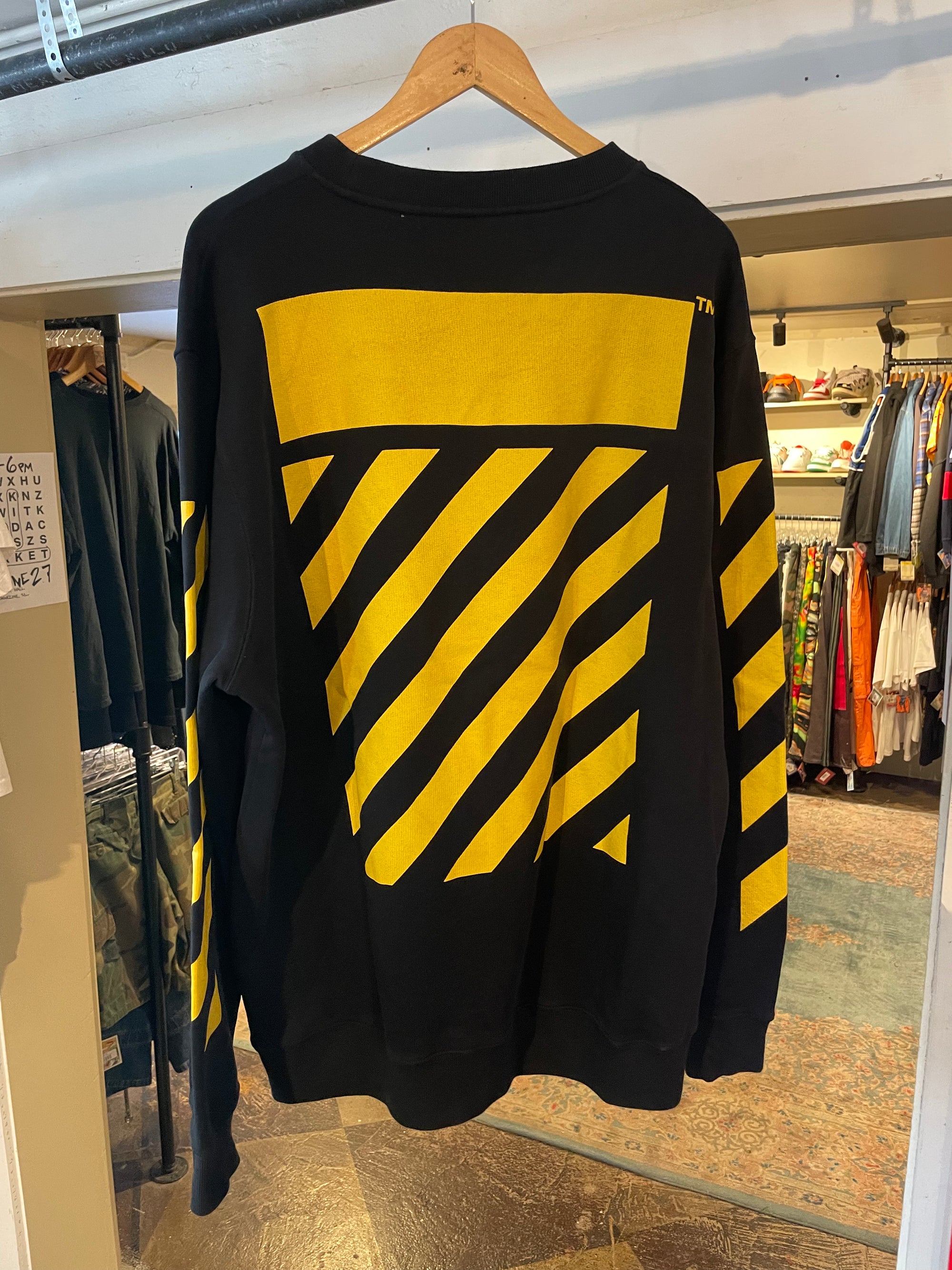 Off white Crewneck (L)