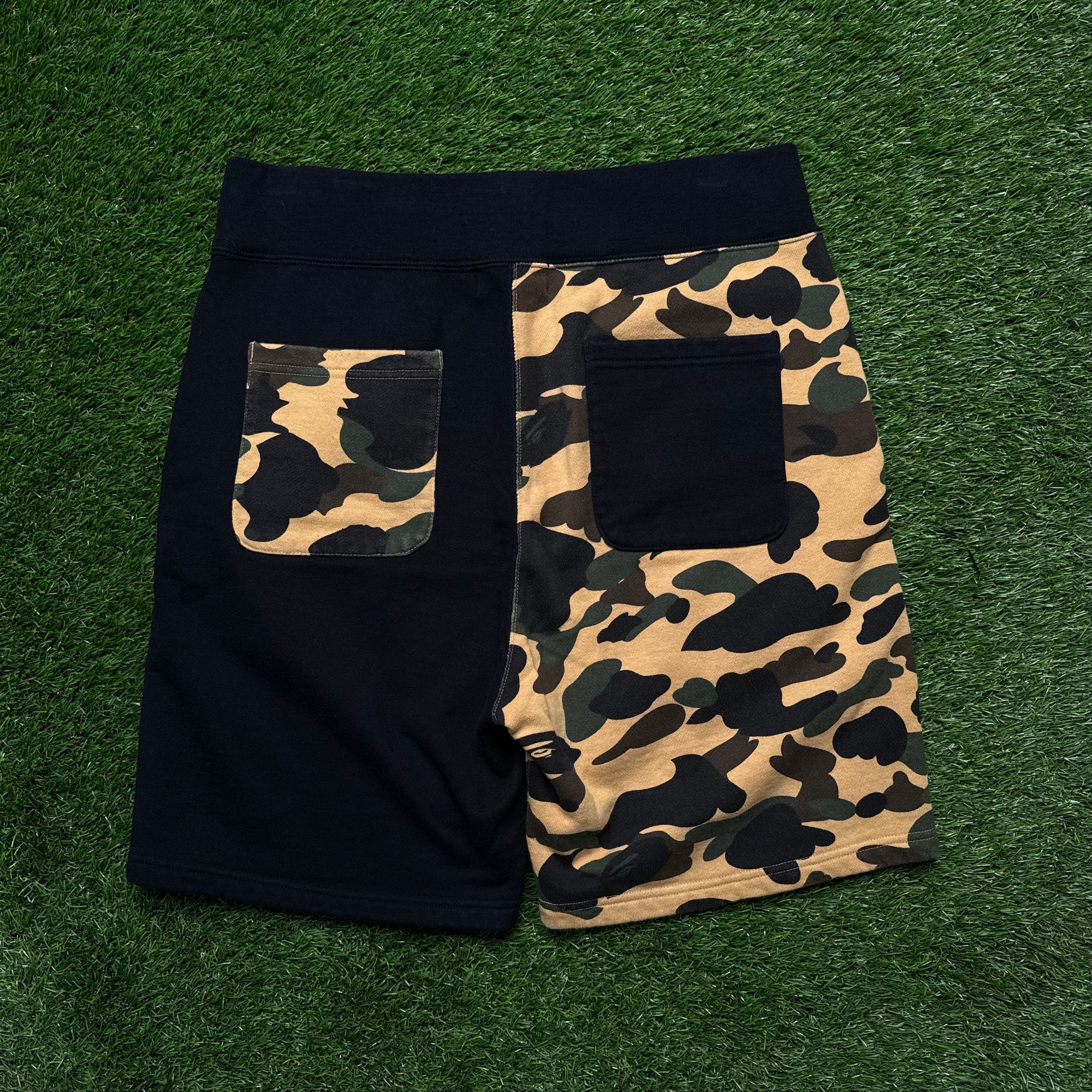 Bape shorts (L)