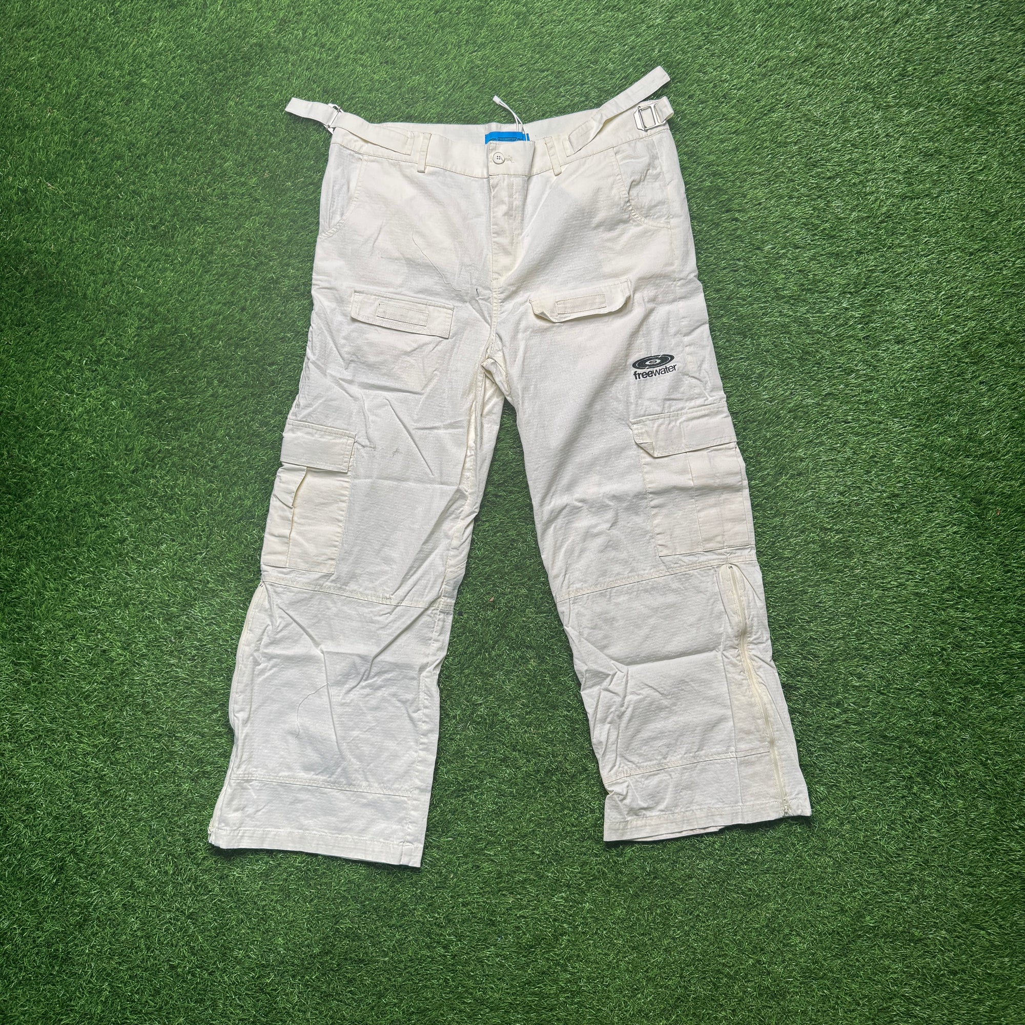 Freewater Cargo pants (L)
