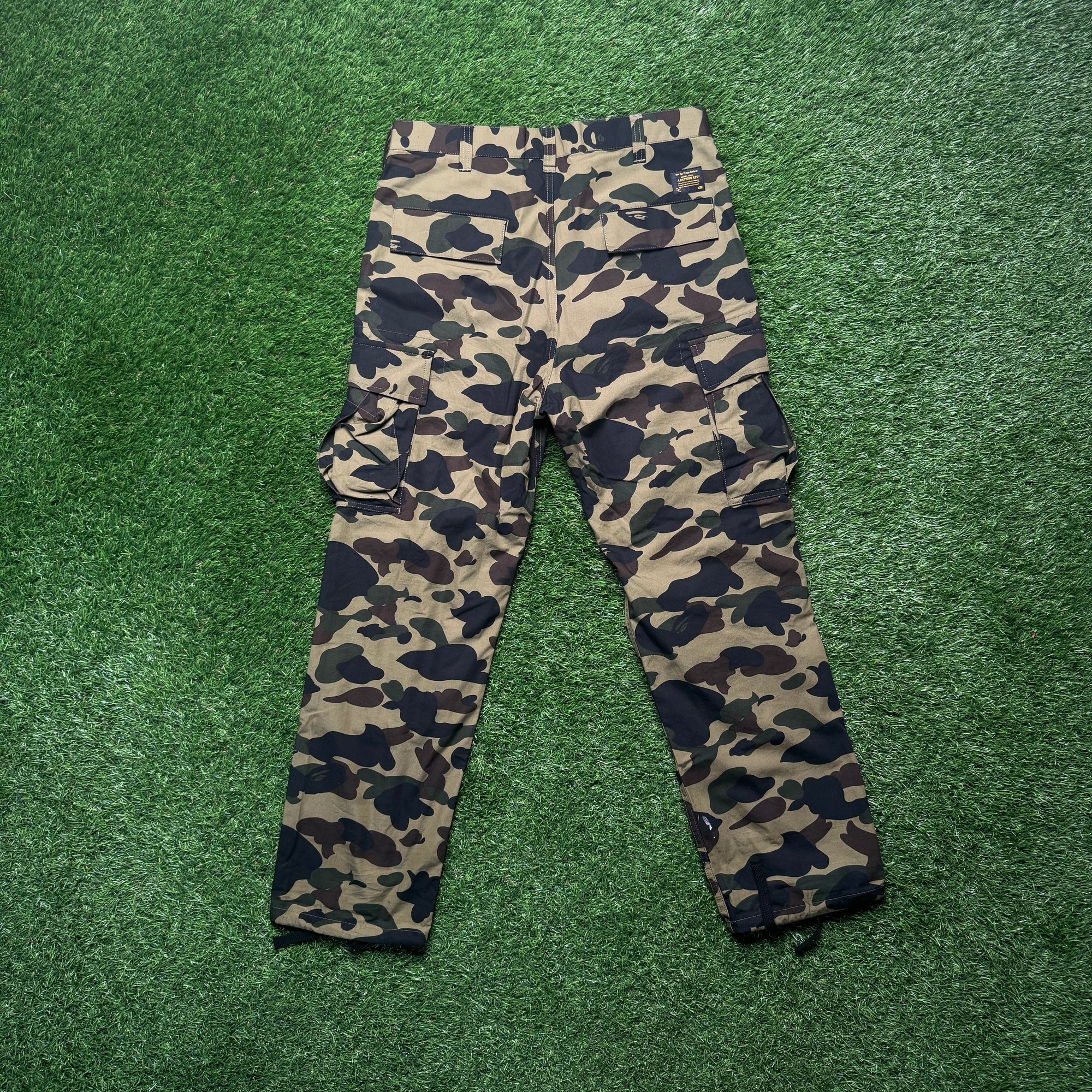 Bape Camo Cargo Pants (M)